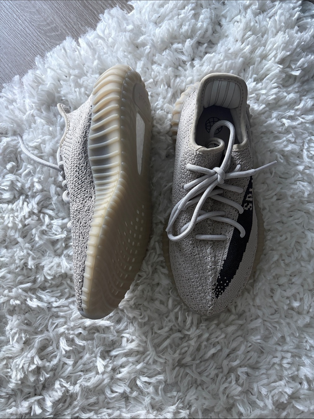 YEEZY BOOST 350 V2